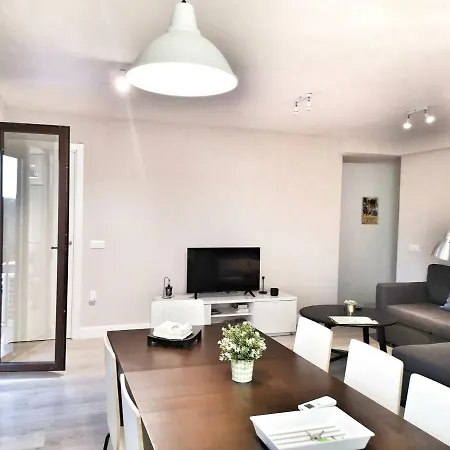 Leyenda De La Cava - Living Apartment *