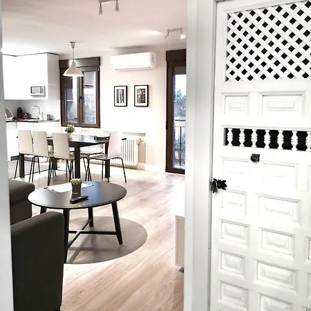 Leyenda De La Cava - Living * トレド