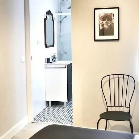 Leyenda De La Cava - Living Apartment Toledo